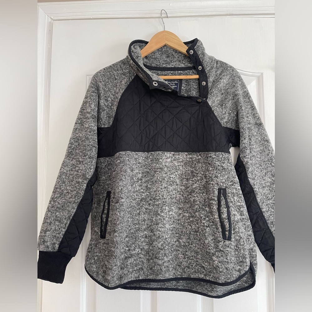 Abercrombie and fitch fleece sweater
